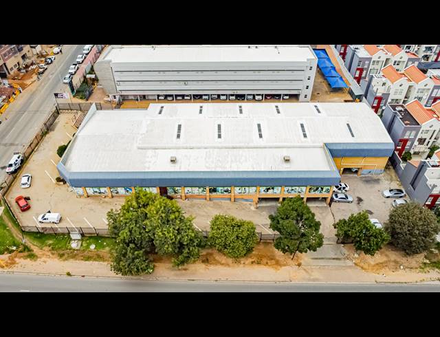 2,200M² WAREHOUSE FOR SALE IN FERNDALE